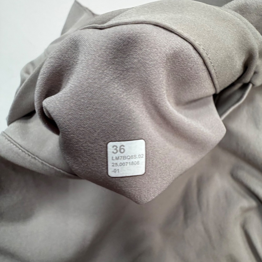 Lululemon New Venture Pleated Short Mens 36 Gray LM7BQ8S Water Repellent 8in 369 - Picture 8 of 9